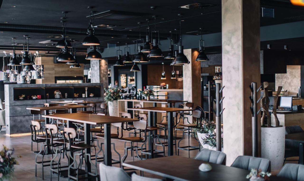 Nutrend World Otel Olomouc Dış mekan fotoğraf