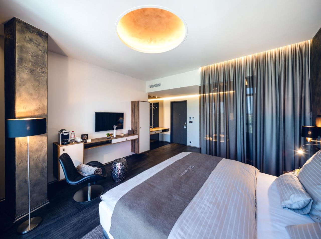 Nutrend World Otel Olomouc Dış mekan fotoğraf