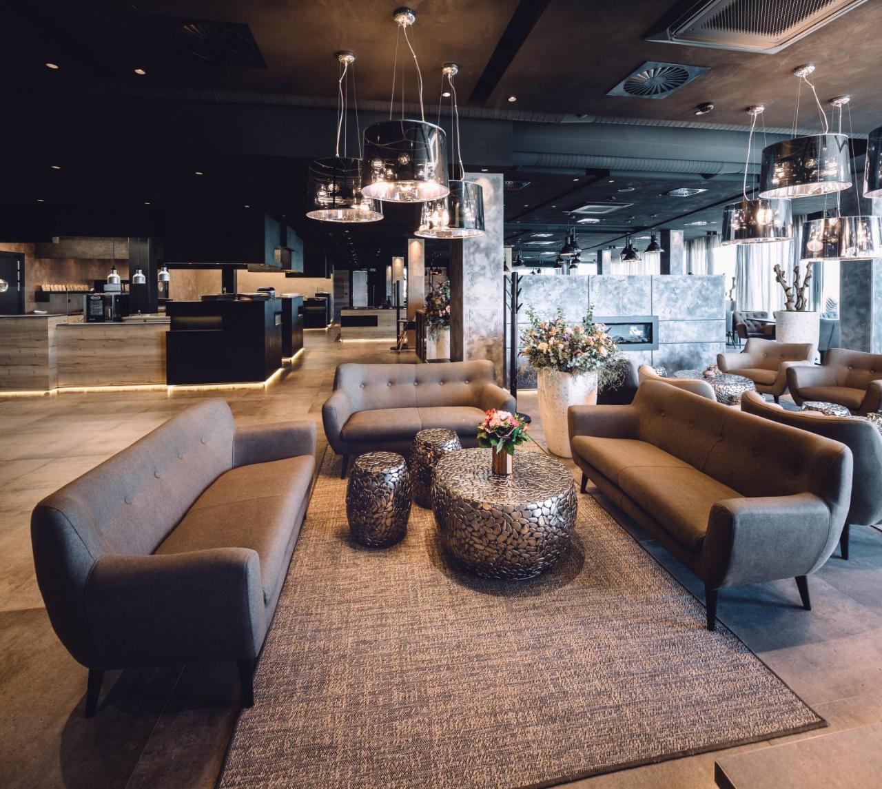 Nutrend World Otel Olomouc Dış mekan fotoğraf