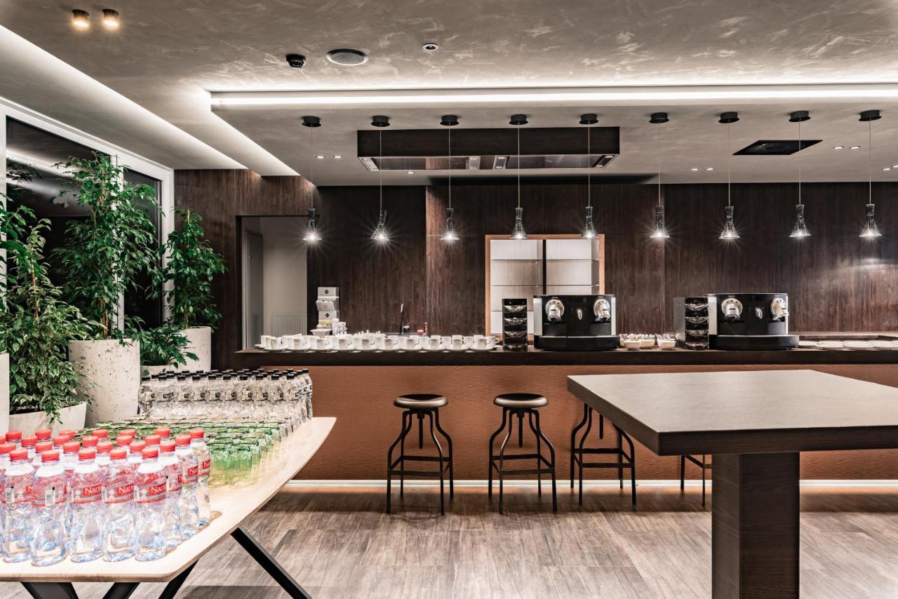 Nutrend World Otel Olomouc Dış mekan fotoğraf