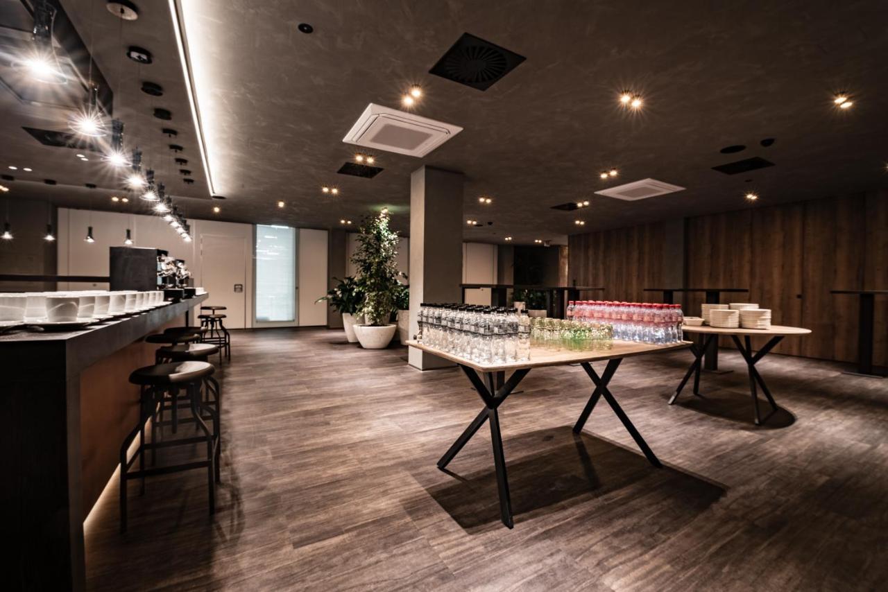 Nutrend World Otel Olomouc Dış mekan fotoğraf